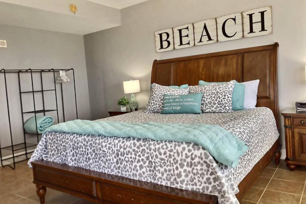 Happy Ours 2200 Sq Ft Corner Beachfront Sleeps 12 Панама Сити Бийч Екстериор снимка