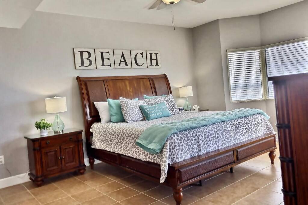 Happy Ours 2200 Sq Ft Corner Beachfront Sleeps 12 Панама Сити Бийч Екстериор снимка